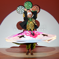 エジプト伝統旋回舞踏タンヌーラダンサー　サイード・A|外国人ダンサーの派遣「パフォーマーズネットワーク」